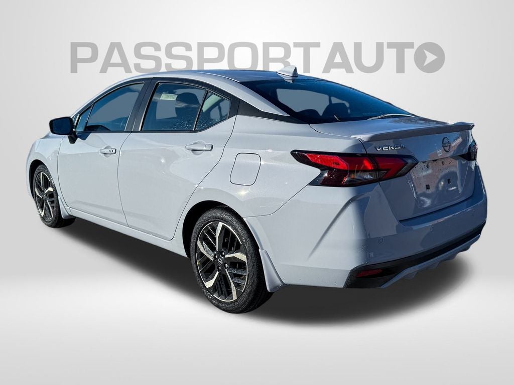 2025 Nissan Versa 1.6 SR