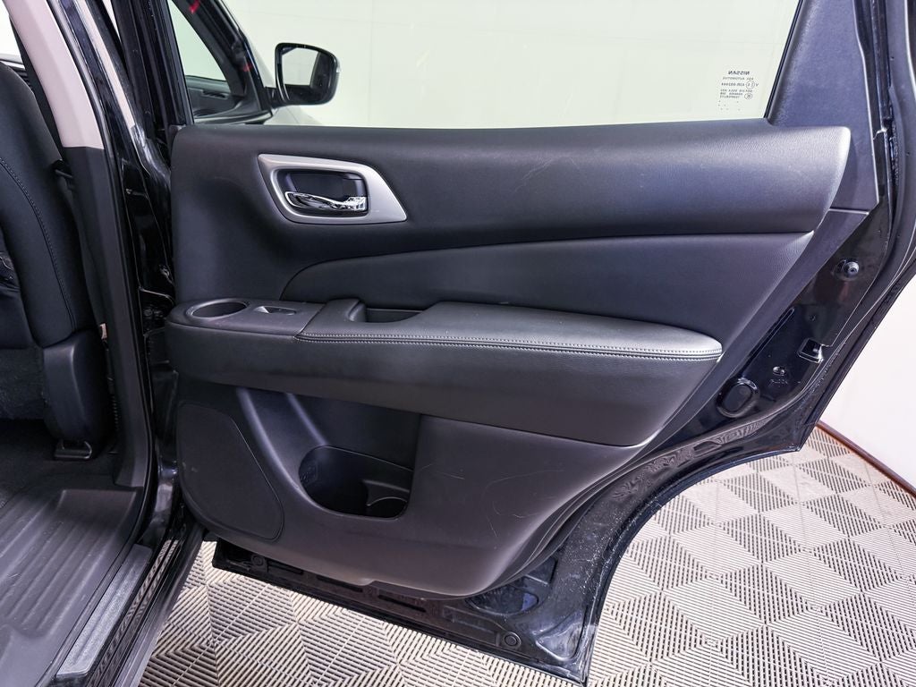 2020 Nissan Pathfinder S
