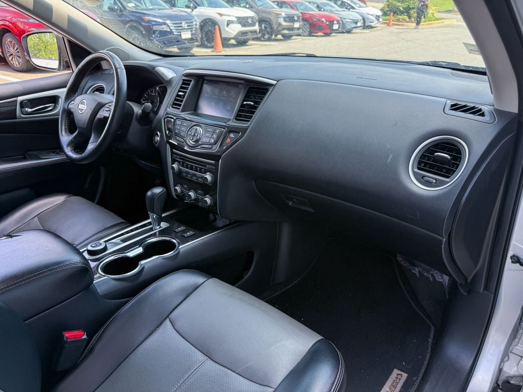 2020 Nissan Pathfinder SL