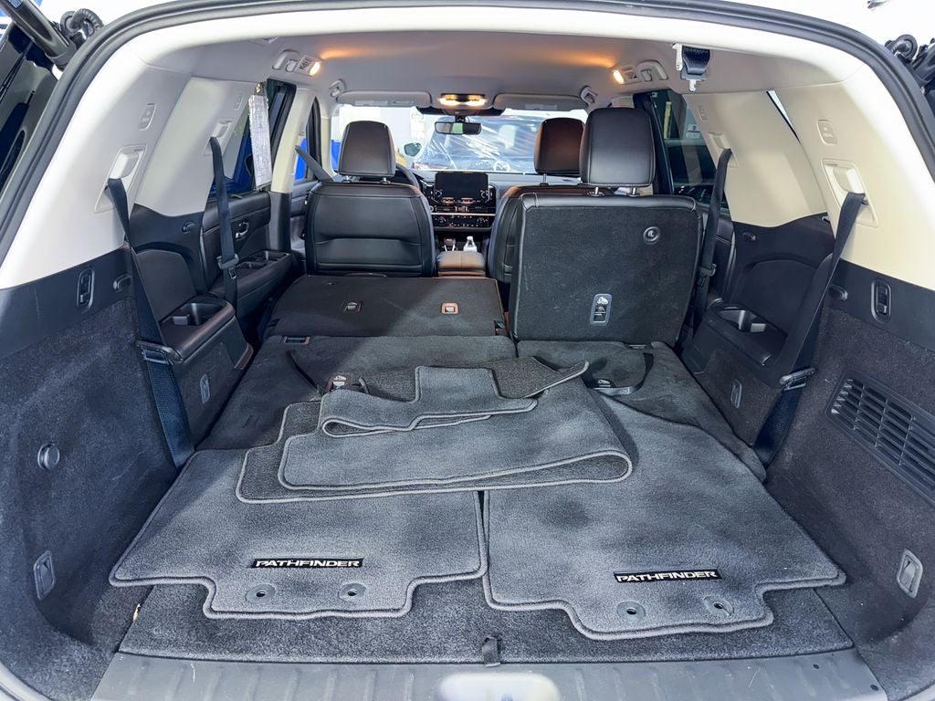 2024 Nissan Pathfinder SL