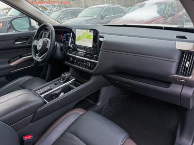 2024 Nissan Pathfinder Platinum