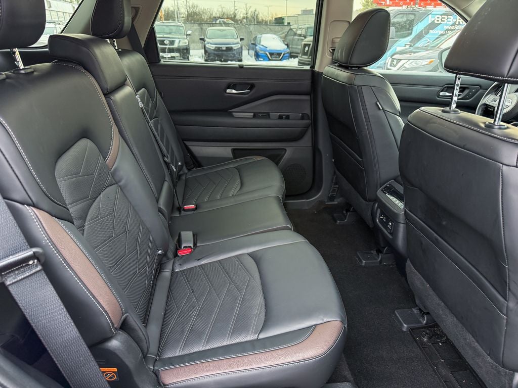 2024 Nissan Pathfinder Platinum