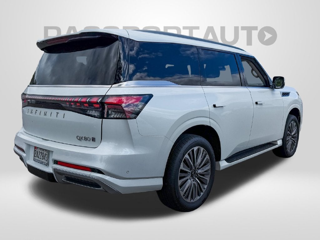2025 INFINITI QX80 LUXE