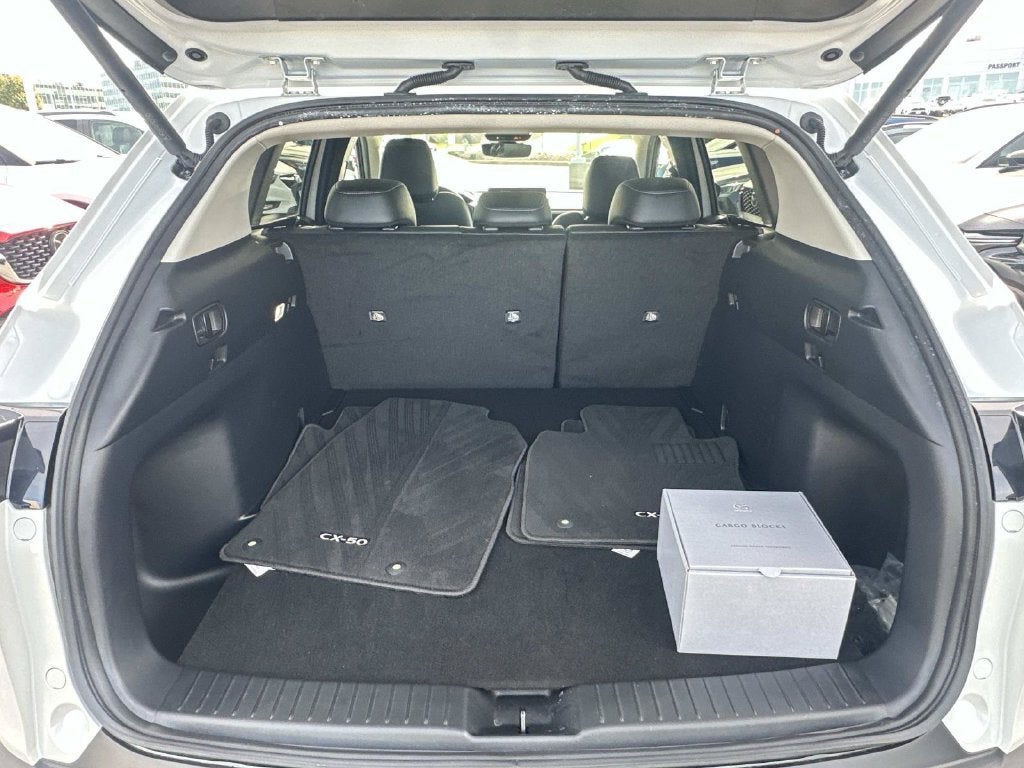 2025 Mazda Mazda CX-50 2.5 S Preferred Package