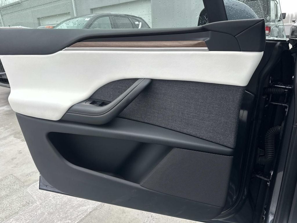 2023 Tesla Model X Standard Range