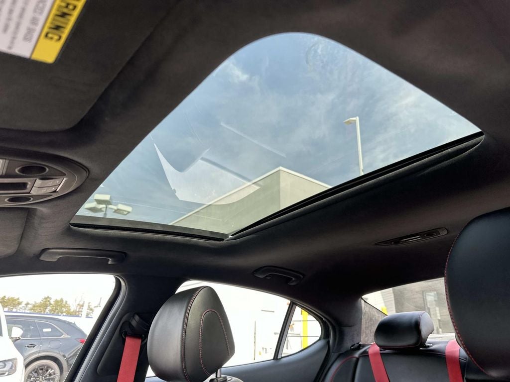 2023 Genesis G70 3.3T Sport Prestige Package (04)