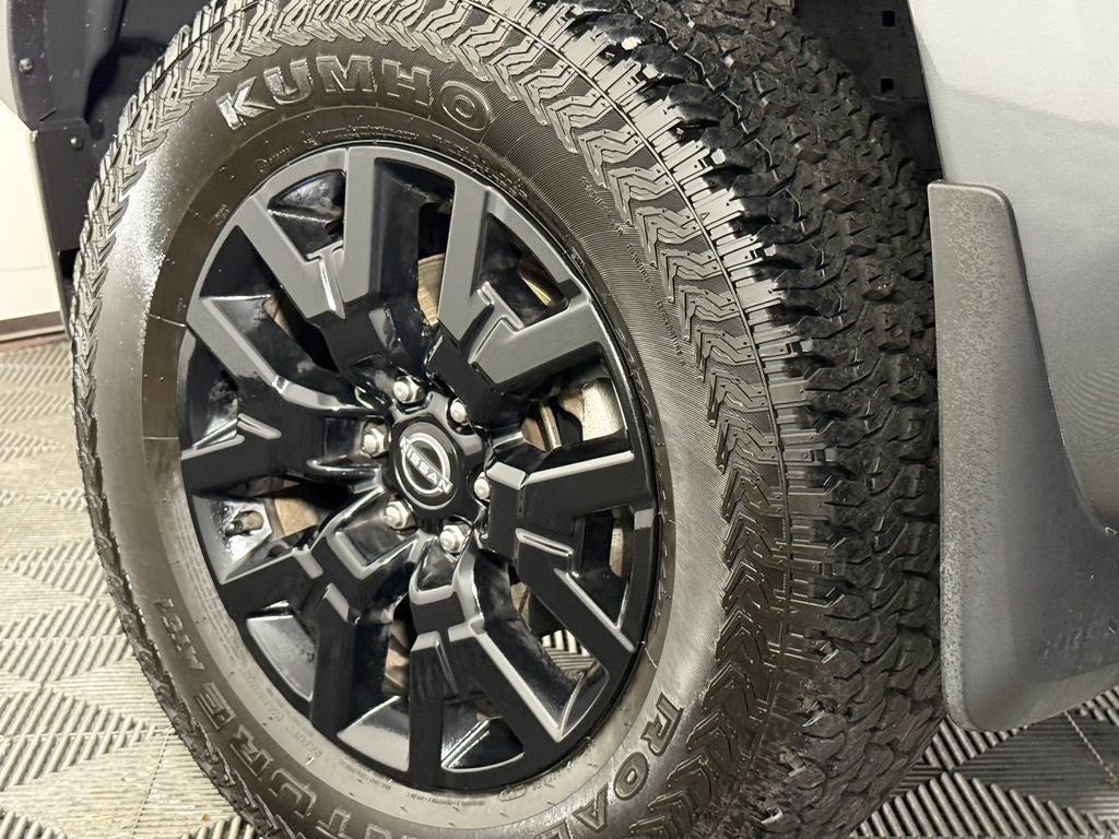 2023 Nissan Frontier SV Midnight Edition