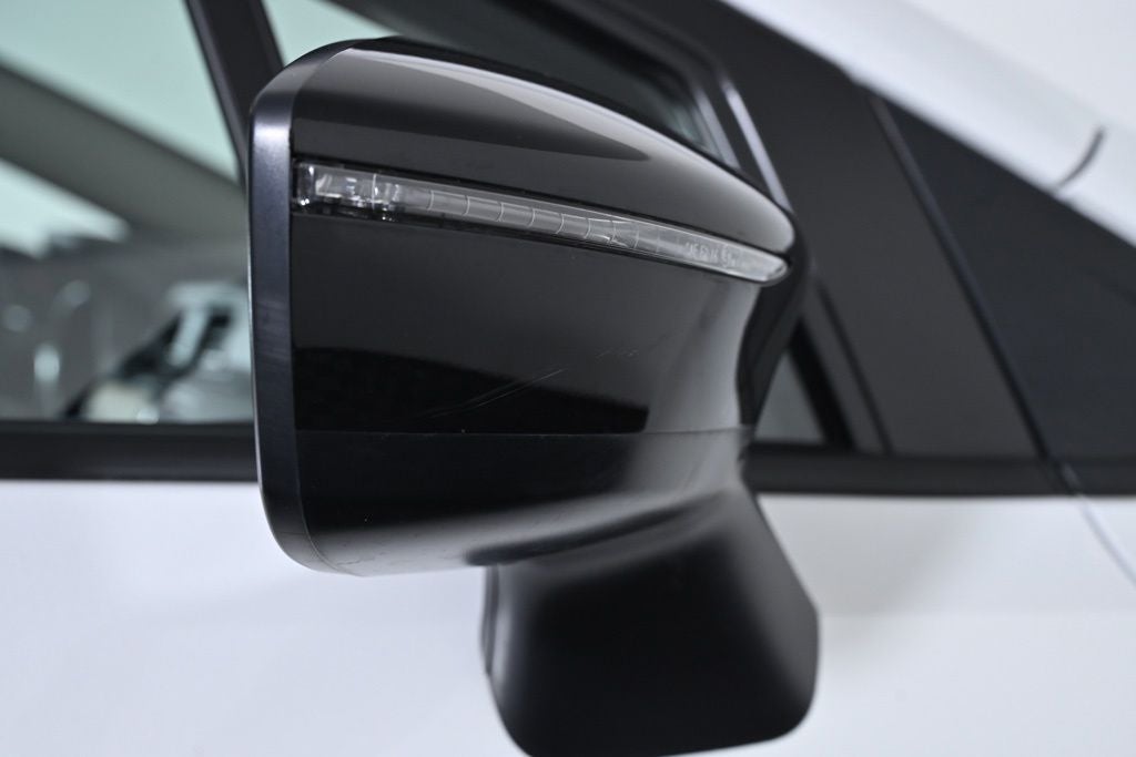 2025 Nissan Versa 1.6 SR Nissan Certified