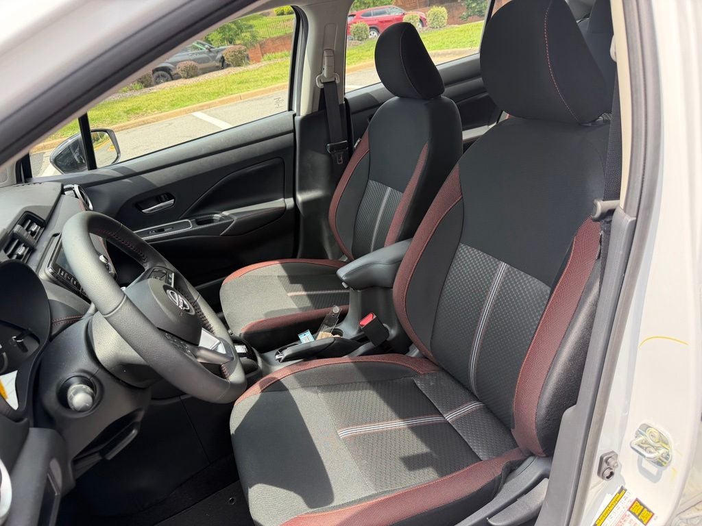 2025 Nissan Versa 1.6 SR