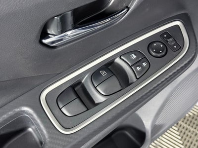 2025 Nissan Versa 1.6 SR Nissan Certified
