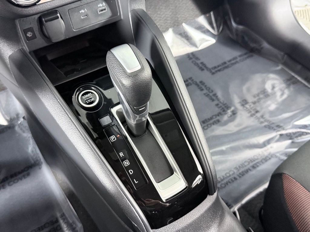 2025 Nissan Versa 1.6 SR