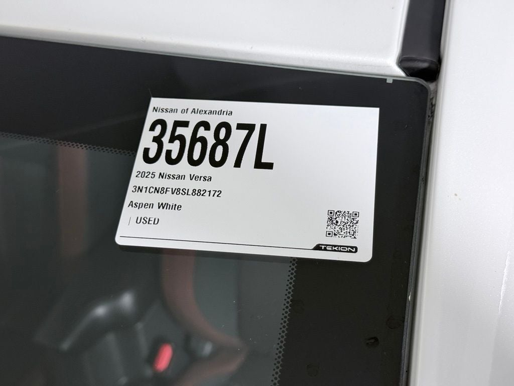2025 Nissan Versa 1.6 SR