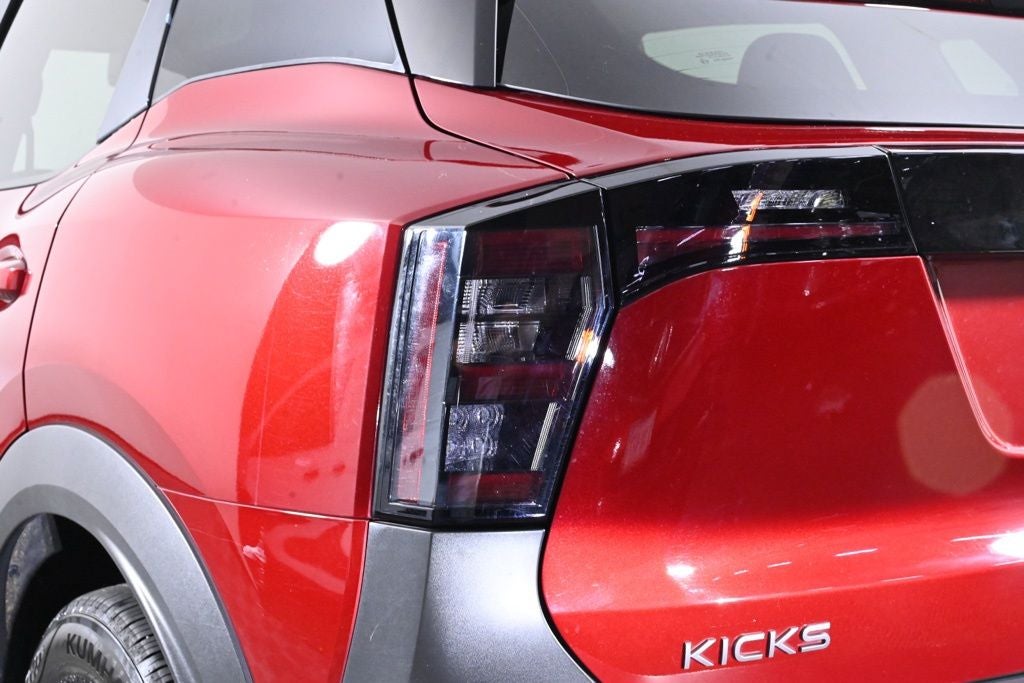2025 Nissan Kicks SV
