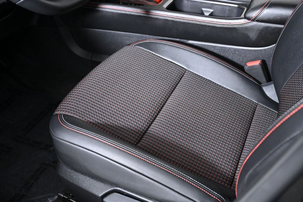 2025 Nissan Kicks SR Nissan Certified