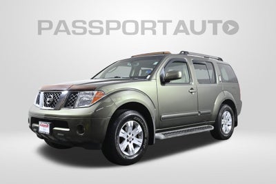 2005 Nissan Pathfinder LE