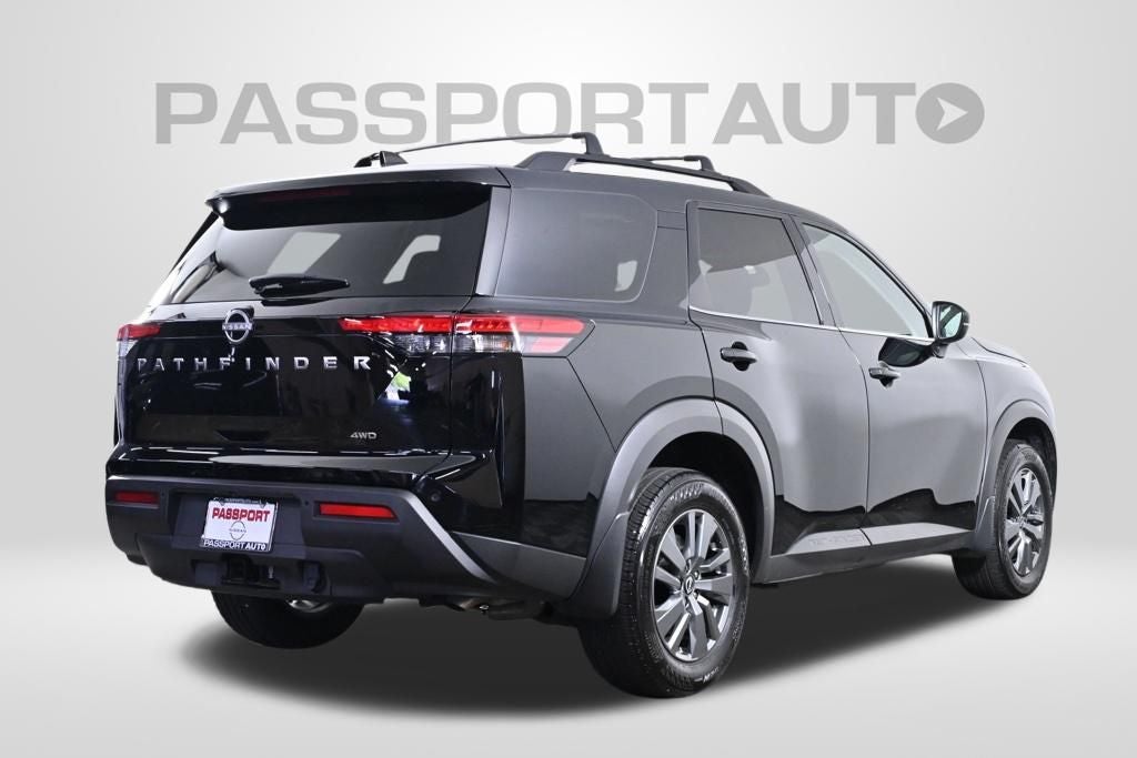 2025 Nissan Pathfinder SV