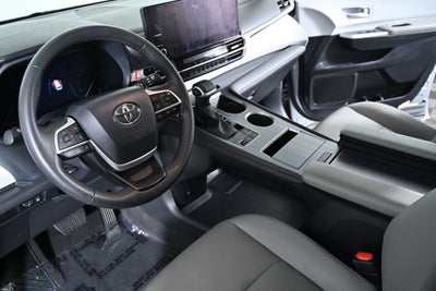 2025 Toyota Sienna XLE 7 Passenger