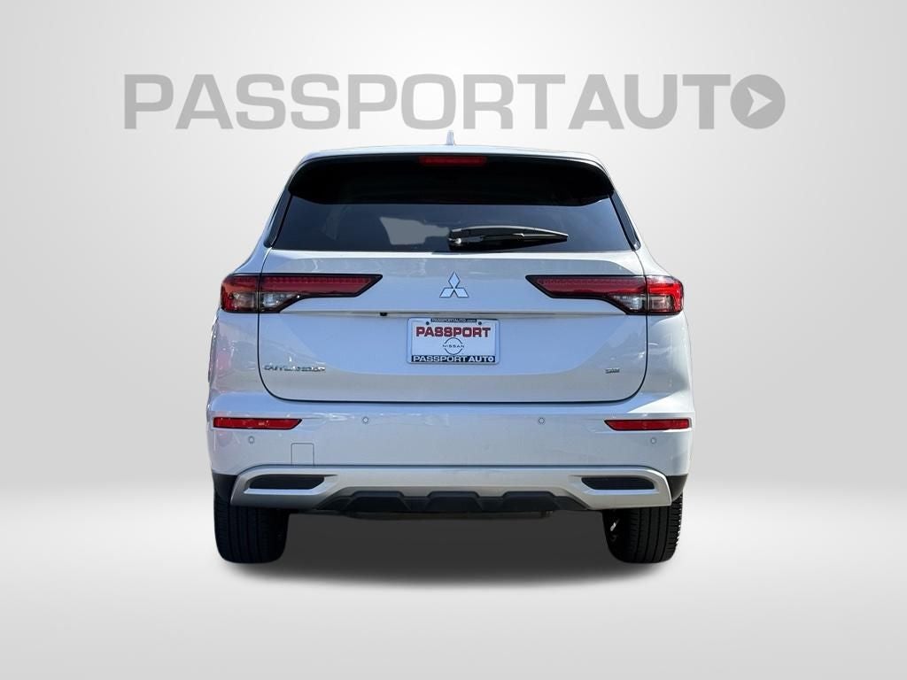 2023 Mitsubishi Outlander SE