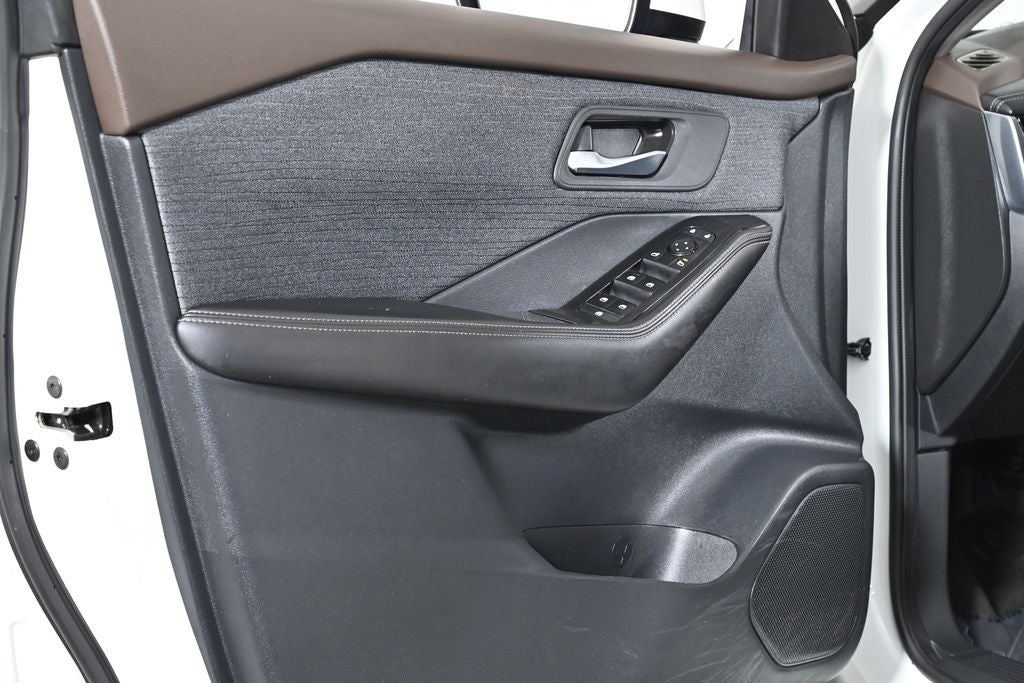 2022 Nissan Rogue SV Nissan Certified