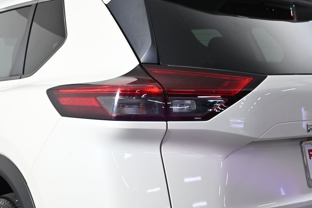 2022 Nissan Rogue SV Nissan Certified