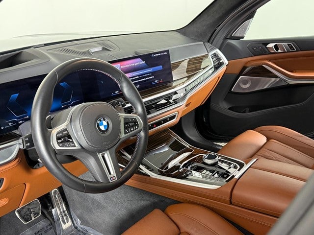 2023 BMW X7 M60i