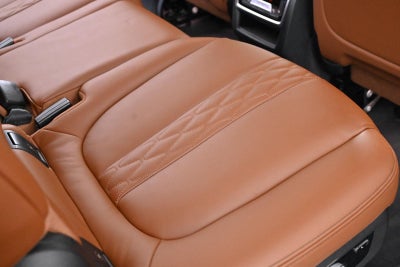 2023 BMW X7 M60i