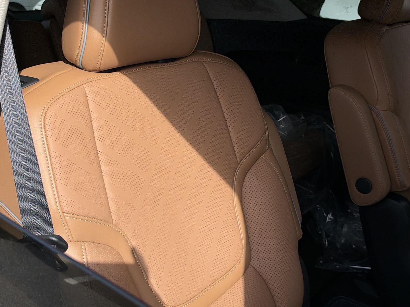 2027 INFINITI QX80 LUXE
