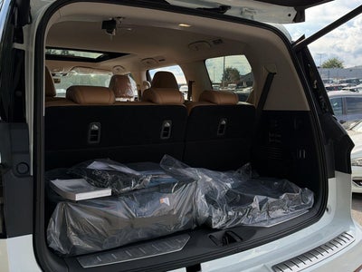2027 INFINITI QX80 LUXE