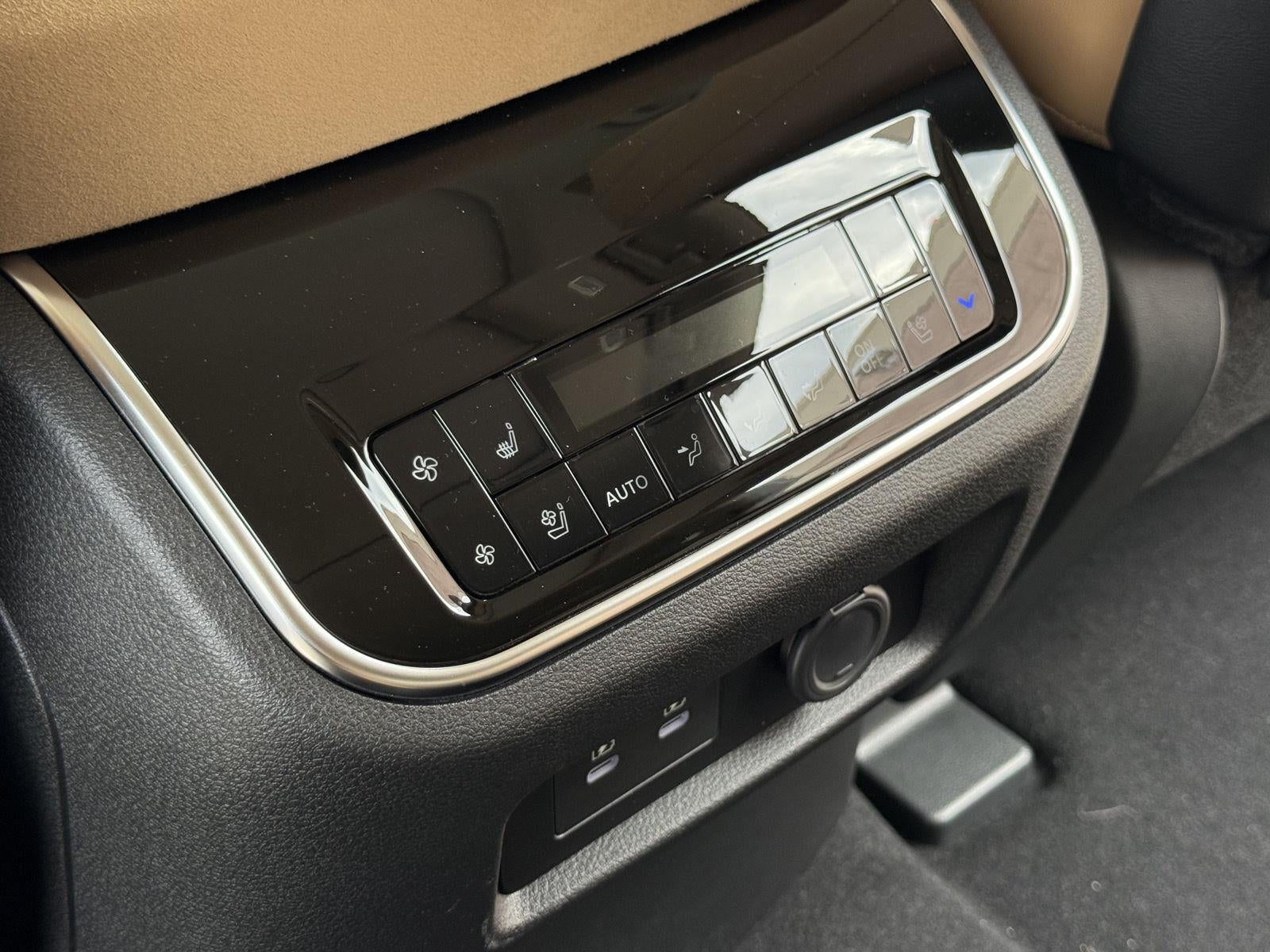 2027 INFINITI QX80 LUXE