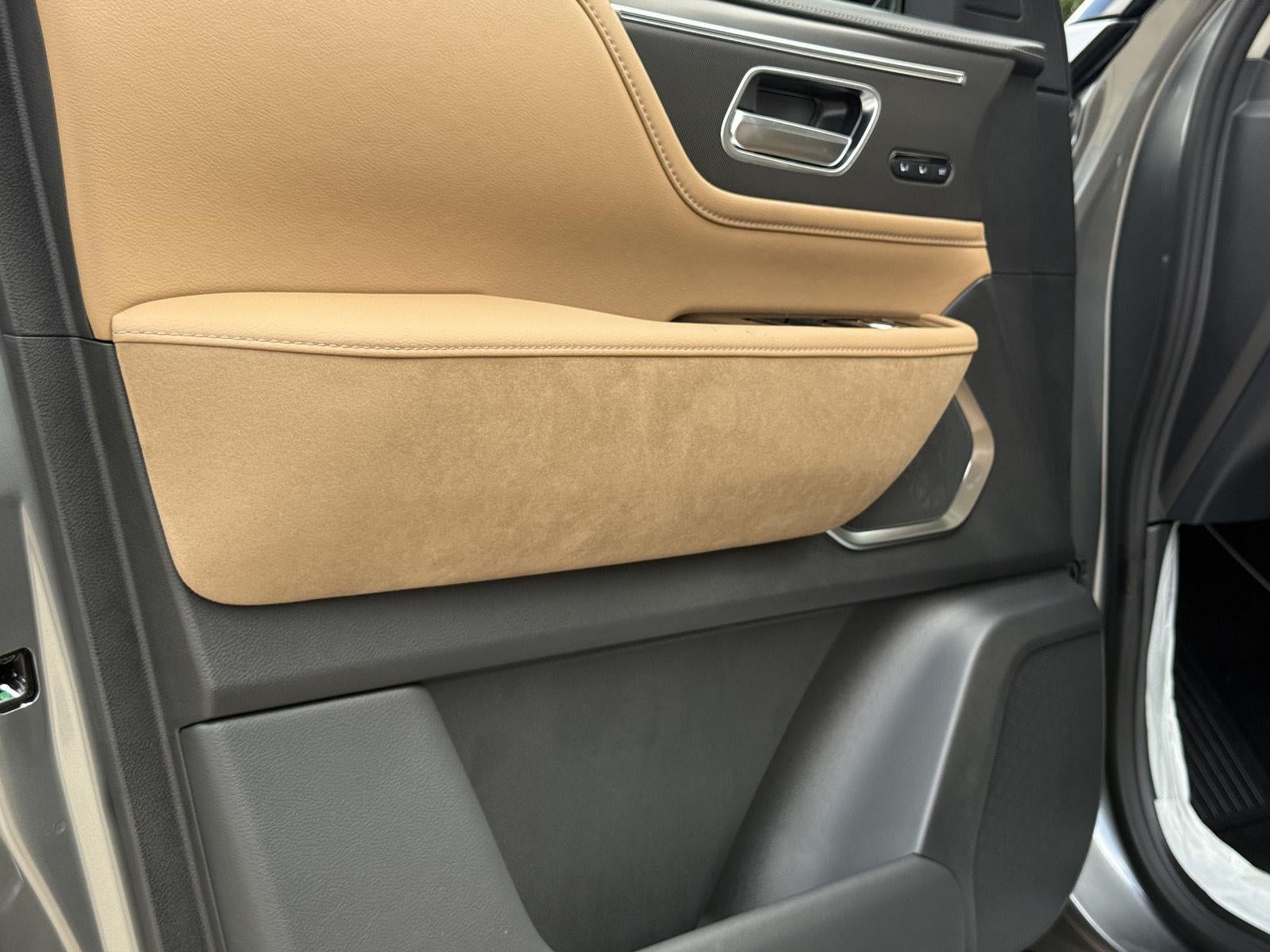 2027 INFINITI QX80 LUXE