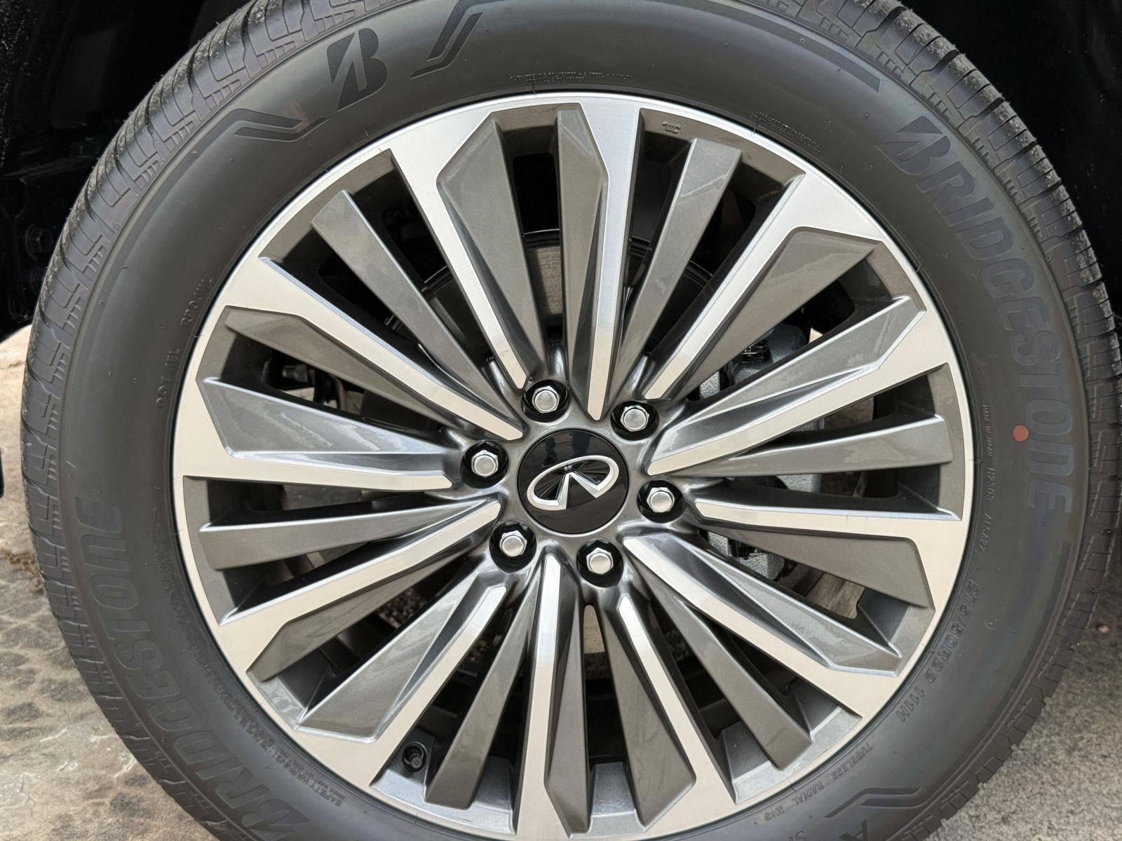 2027 INFINITI QX80 LUXE