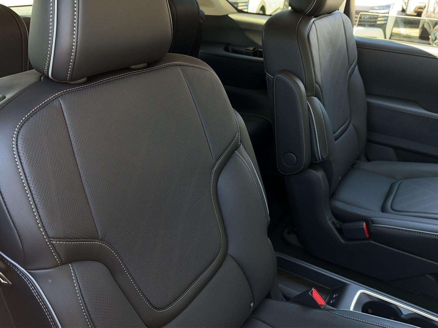 2027 INFINITI QX80 LUXE