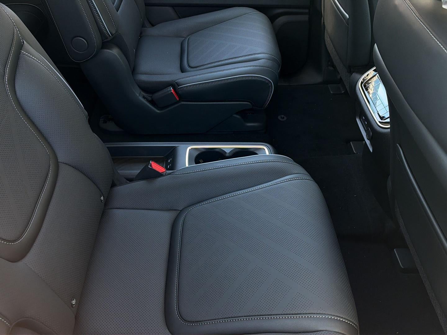 2027 INFINITI QX80 LUXE