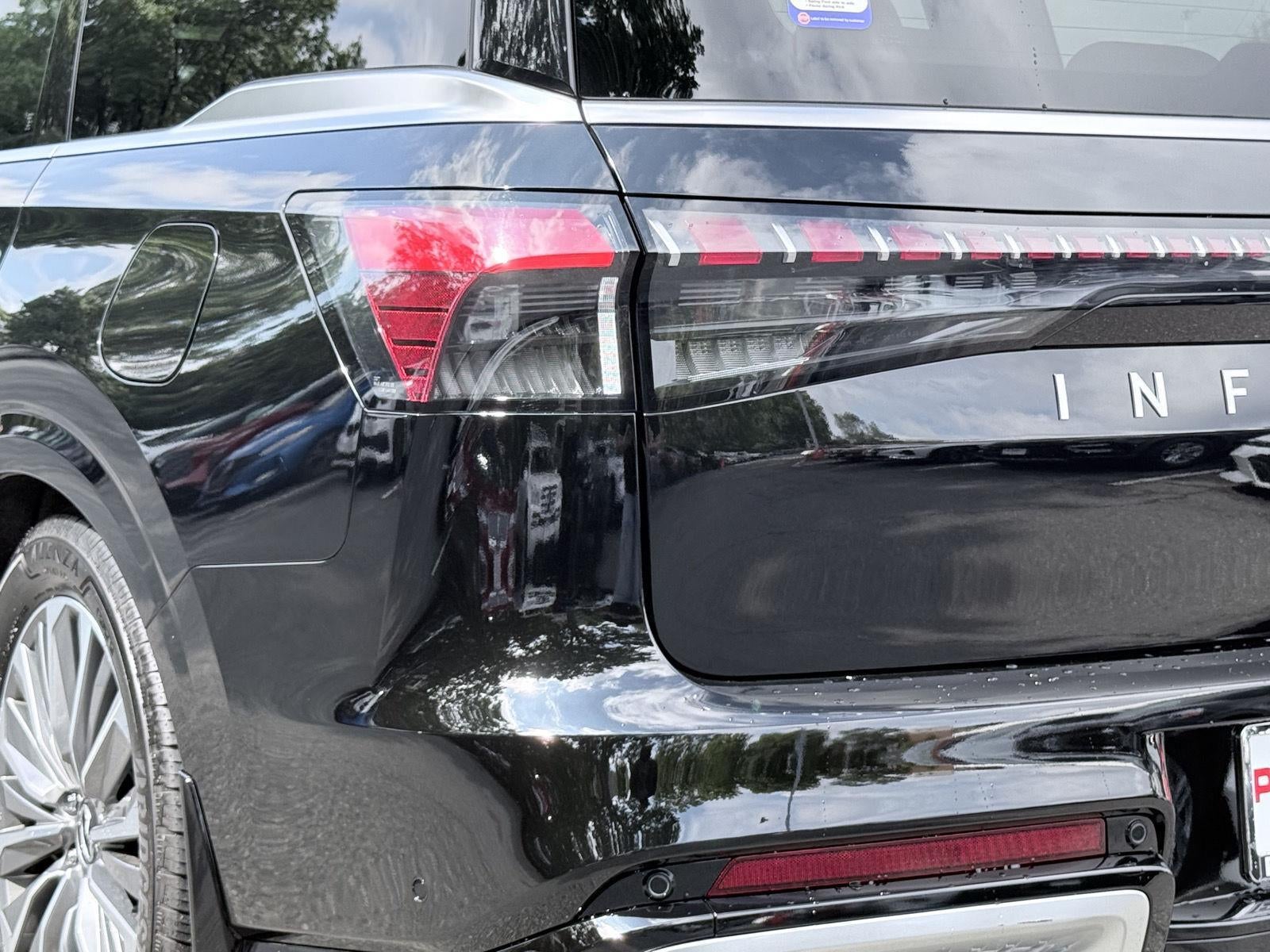 2026 INFINITI QX80 LUXE