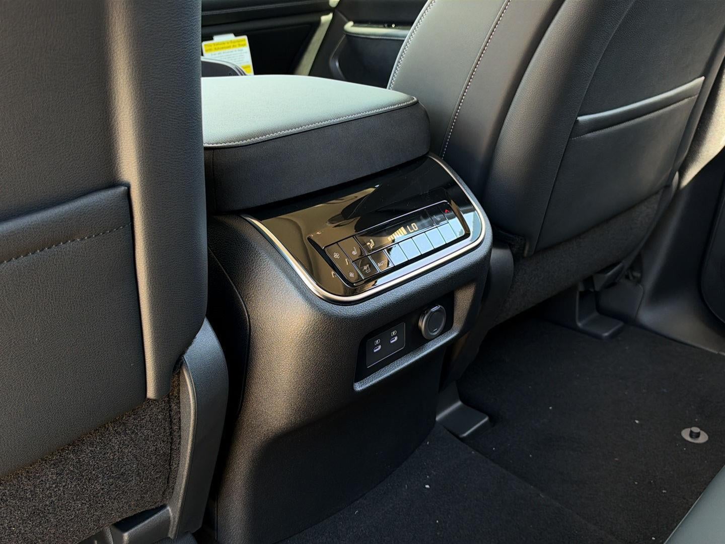 2027 INFINITI QX80 LUXE