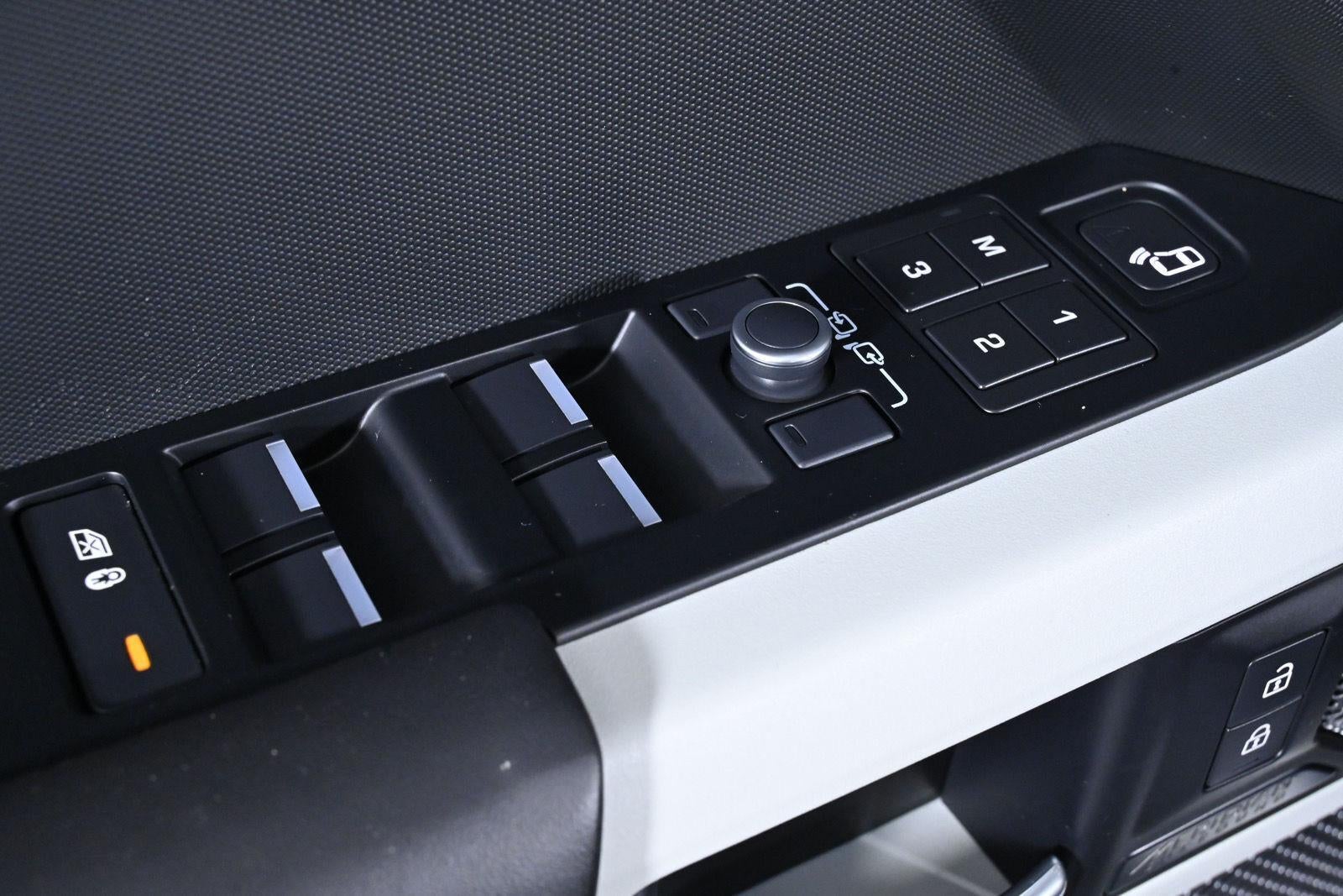 2022 Land Rover Defender X-Dynamic HSE