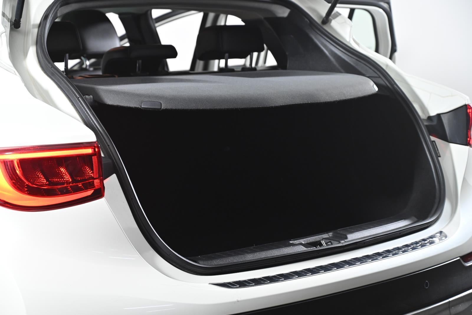 2019 INFINITI QX30 LUXE