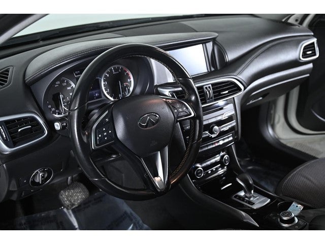 2019 INFINITI QX30 LUXE