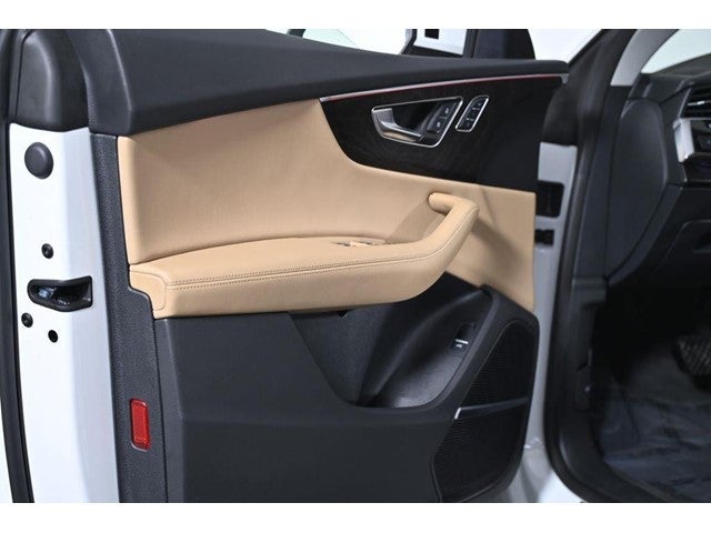 2023 Audi Q8 Premium Plus