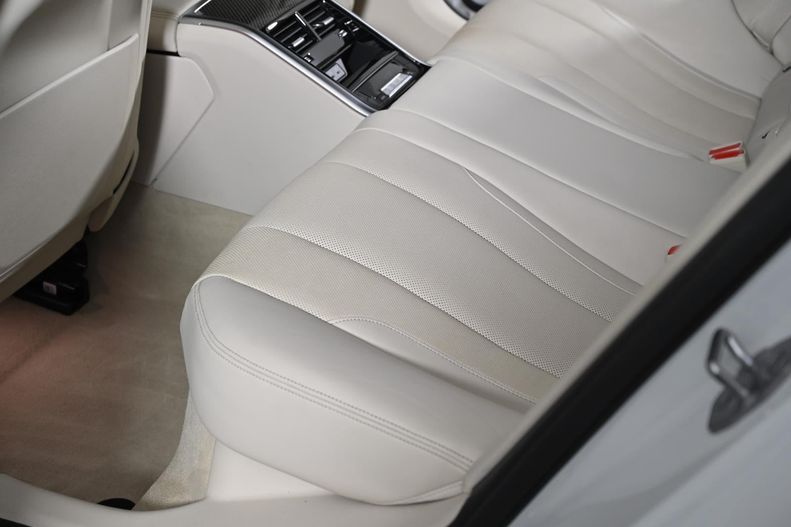 2022 BMW 8 Series M850i