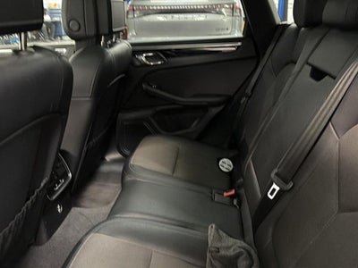 2022 Porsche Macan AWD