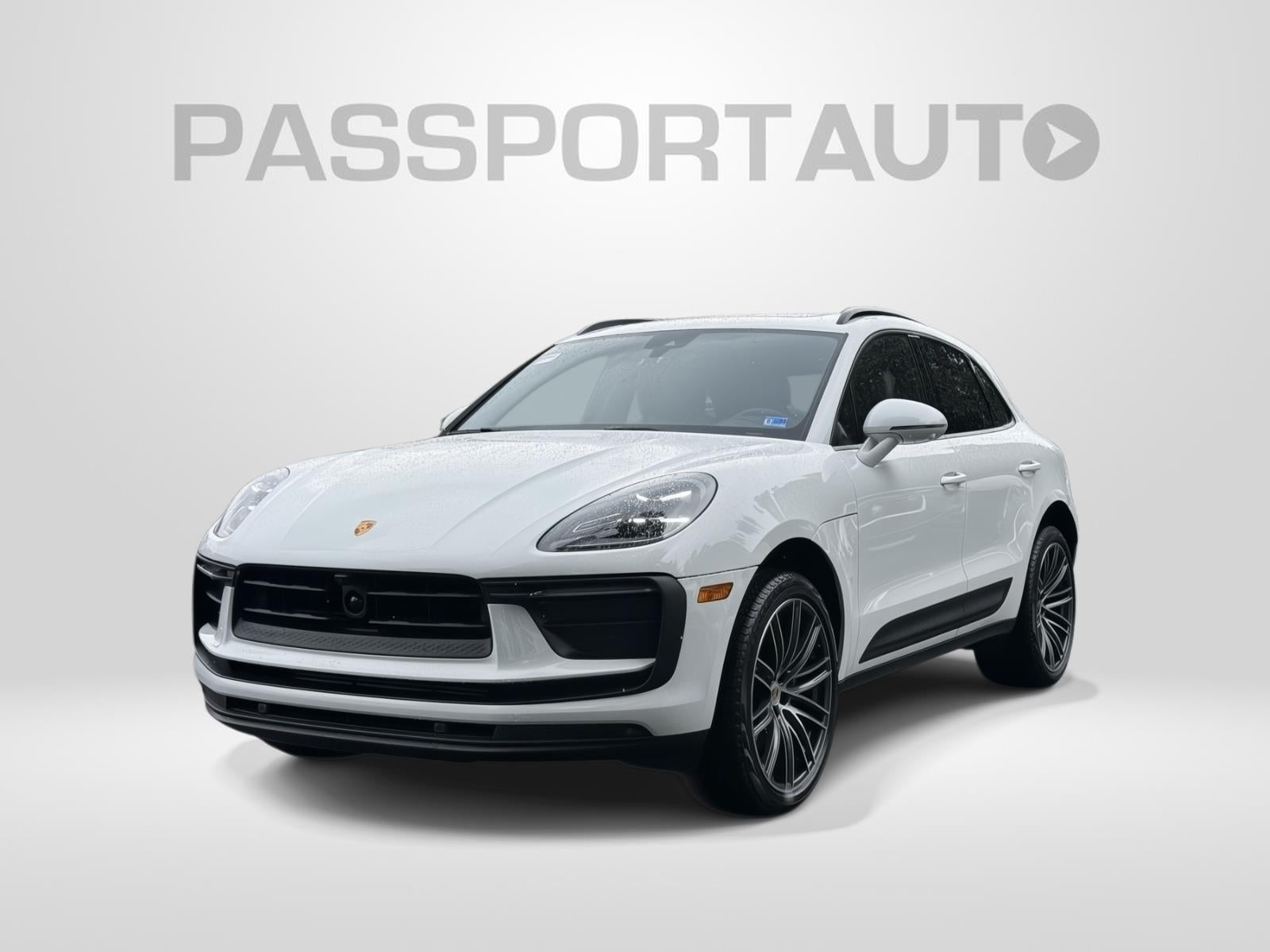 2025 Porsche Macan -'s photo