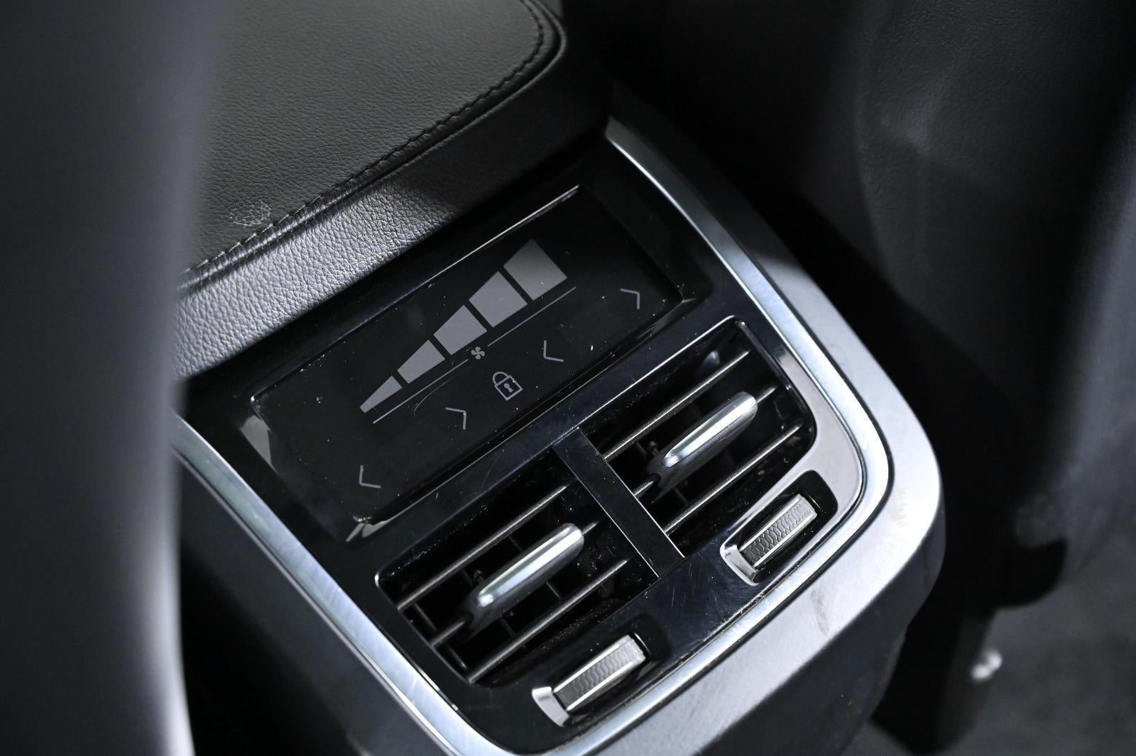 2022 Volvo XC90 Momentum