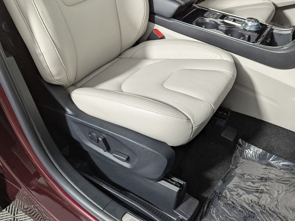 2020 Ford Edge Titanium