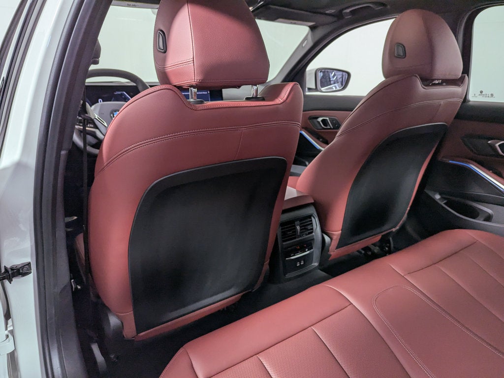 2025 BMW 3 Series 330i xDrive