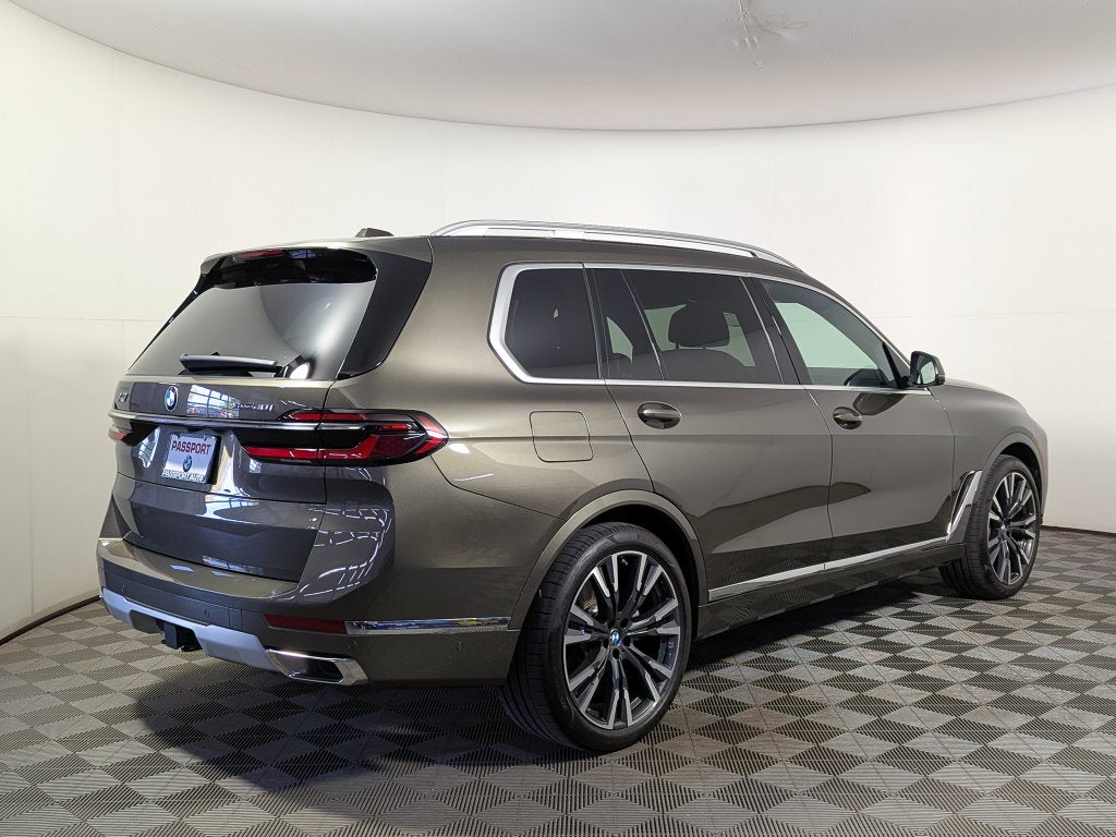 2025 BMW X7 xDrive40i