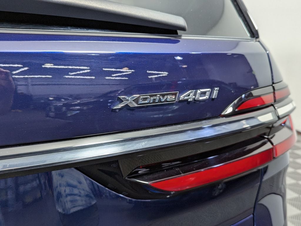 2025 BMW X7 xDrive40i