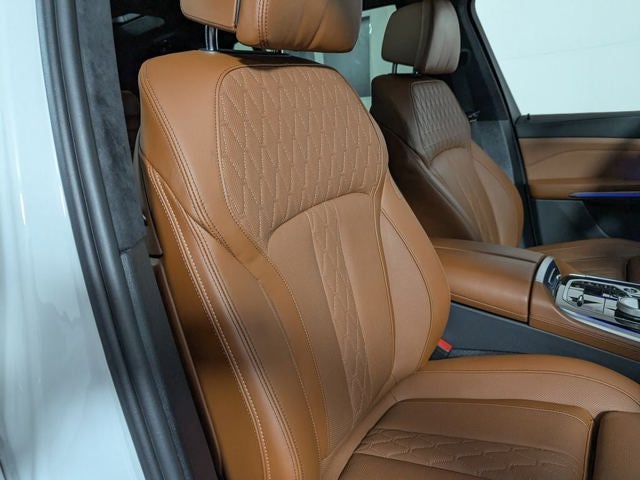 2024 BMW X7 M60i