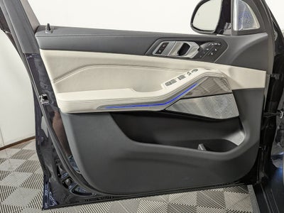 2024 BMW X7 M60i