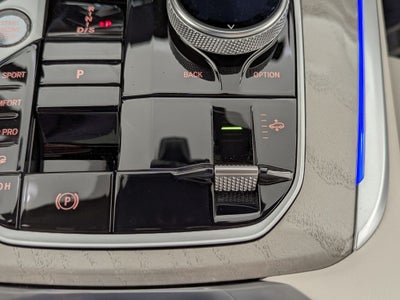 2024 BMW X7 M60i
